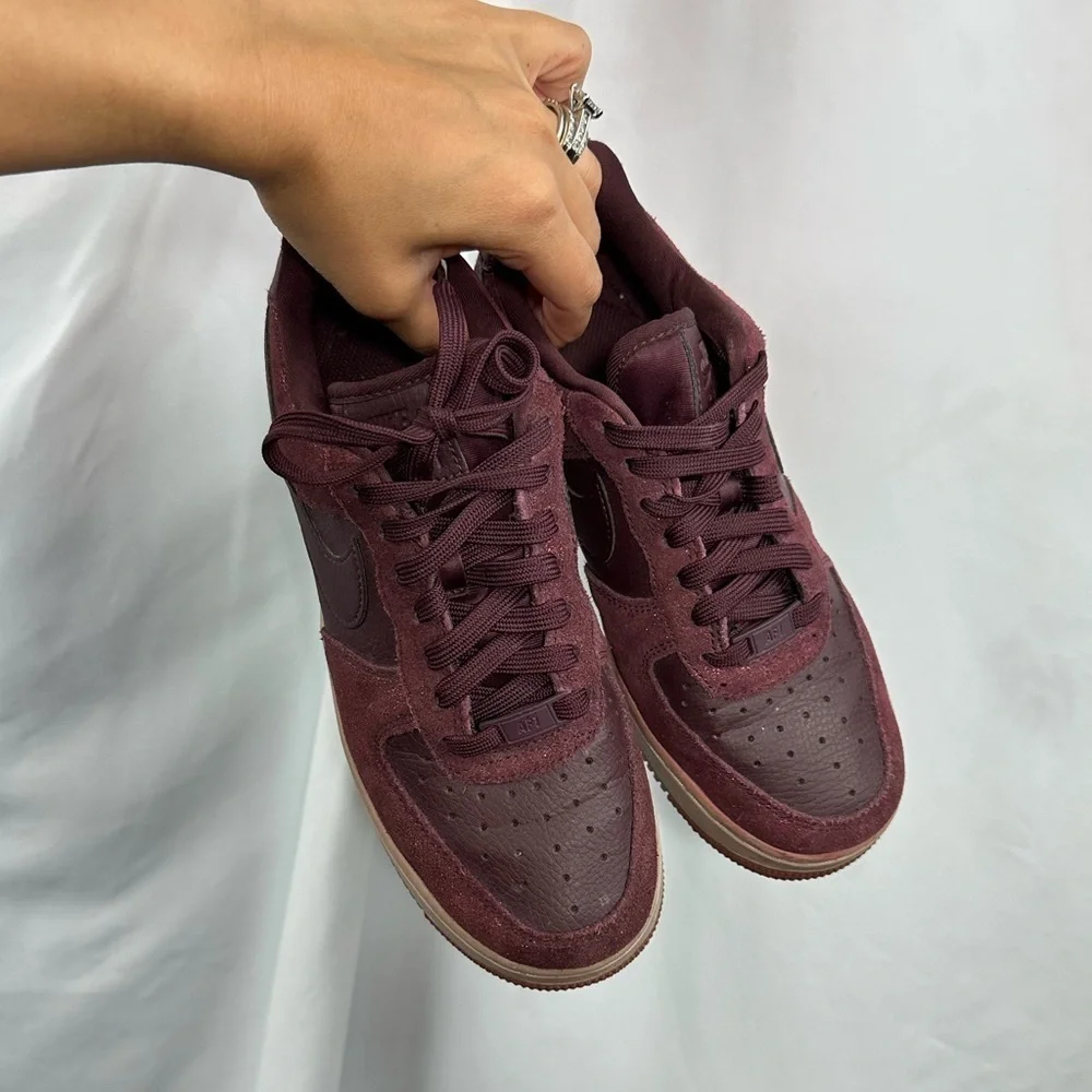 Nike Air Force 1 low 07 premium burgundy crush size 7.5